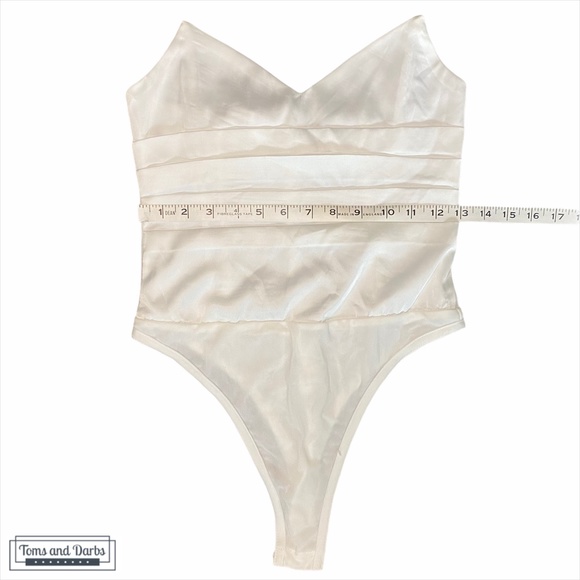 $50 Fashion Nova White Corset Silk Body Suit - Picture 4 of 5